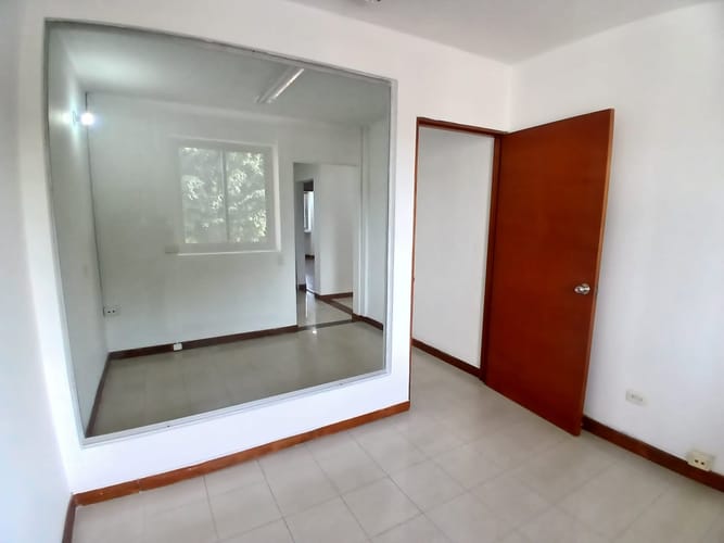 Oficina en arriendo en Santa María De Los Ángeles, Medellín, 217 m² · foto 3 de 10