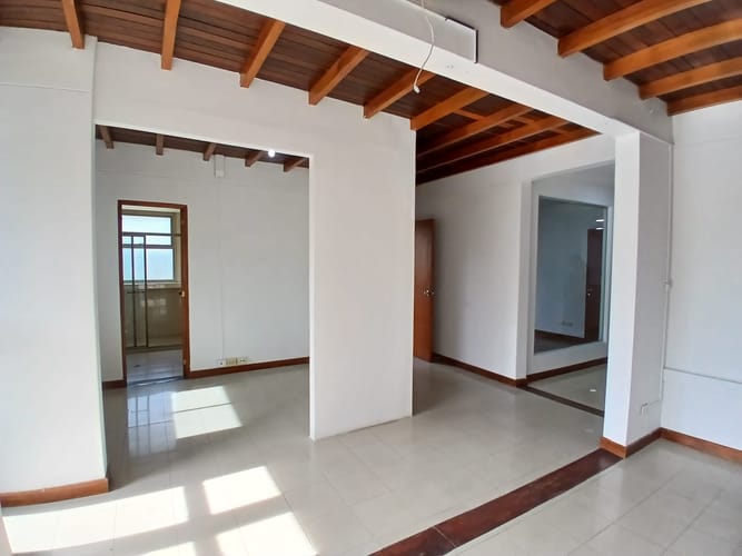 Oficina en arriendo en Santa María De Los Ángeles, Medellín, 217 m² · foto 5 de 10