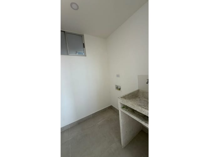 Apartamento de 2 alcobas en venta en Centro, Rionegro, 90 m² · foto 5 de 15