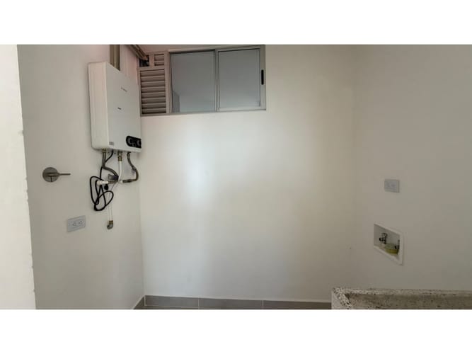 Apartamento de 2 alcobas en venta en Centro, Rionegro, 90 m² · foto 15 de 15