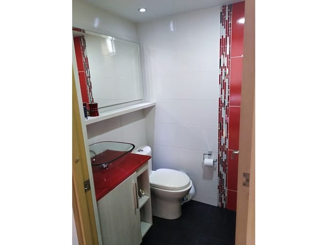 Apartamento de 2 alcobas en venta en Loma De Los Bernal, Medellín, 80 m² · foto 7 de 11
