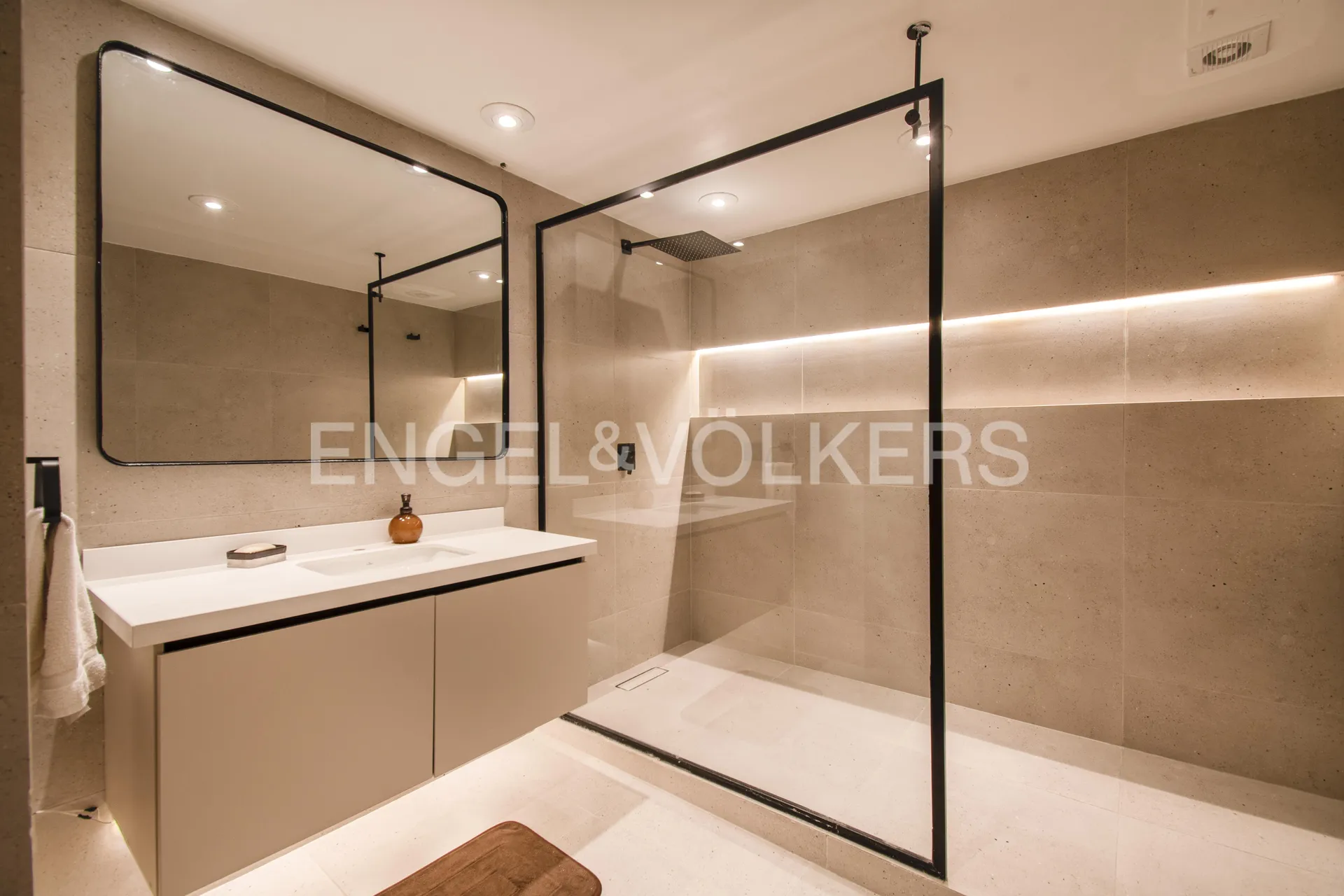 Apartamento en venta en Los Rosales, Bogotá · foto 17 de 22