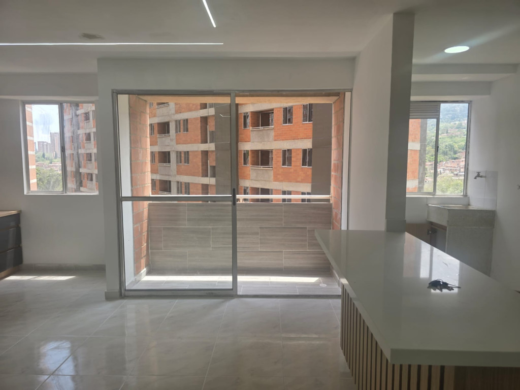 Apartamento en arriendo en San Gabriel, Medellín · foto 4 de 13