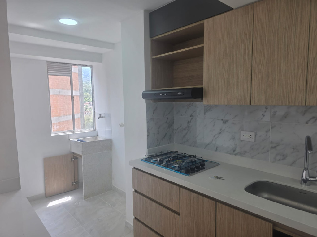 Apartamento en arriendo en San Gabriel, Medellín · foto 5 de 13