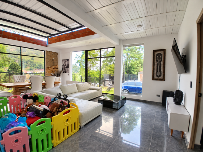 Casa de 2 alcobas en venta en El Jardin, Medellín, 130 m² · foto 14 de 24