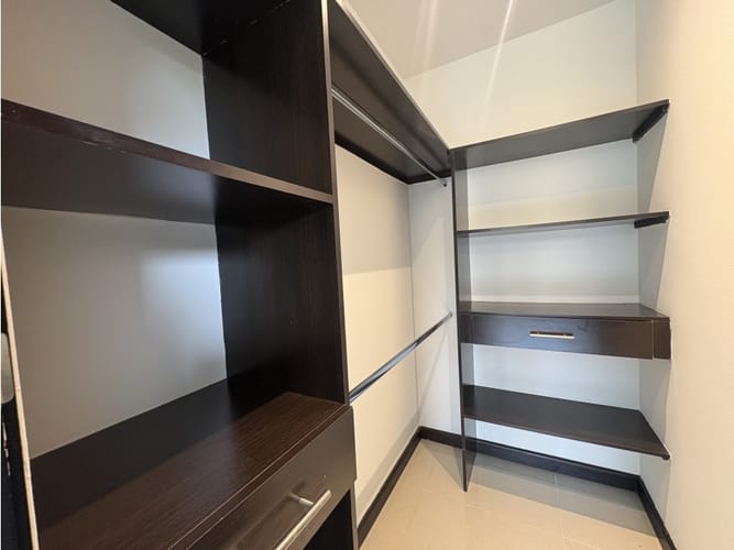 Apartamento de 2 alcobas en arriendo en Bosques De Zuñiga, Medellín, 102 m² · foto 4 de 10