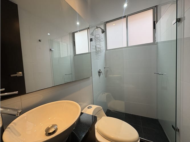 Apartamento de 2 alcobas en arriendo en Bosques De Zuñiga, Medellín, 102 m² · foto 8 de 10