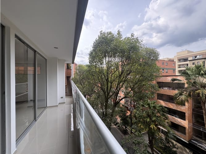 Apartamento de 2 alcobas en arriendo en Bosques De Zuñiga, Medellín, 102 m² · foto 9 de 10
