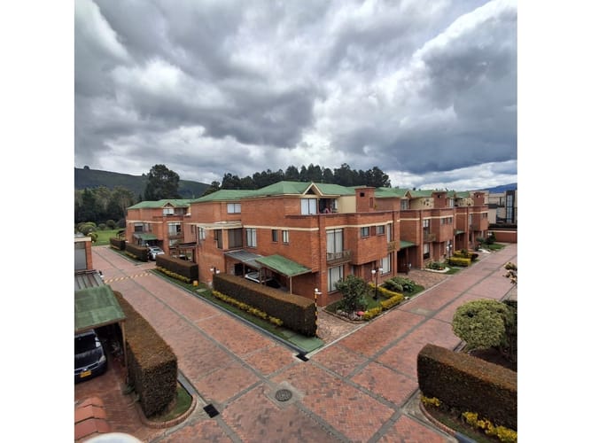 Casa en venta en Laura Vicuña, Chía, 146 m² · foto 2 de 24