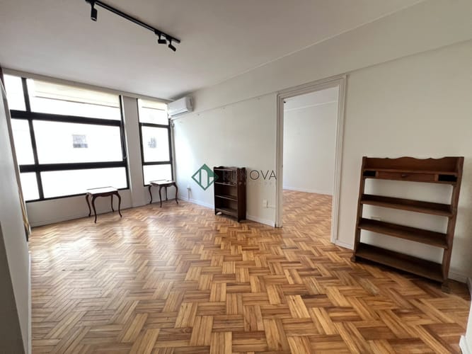 Alquiler Apartamento 1 Dormitorios Semi-amueblado Centro Montevideo R · Photo 3