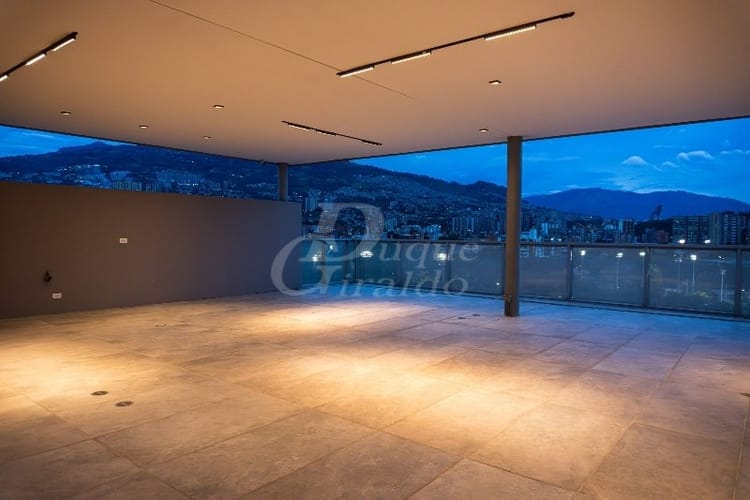 Oficina en arriendo en Laureles, Medellín, 240 m² · foto 2 de 19