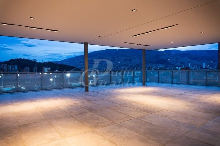 Oficina en arriendo en Laureles, Medellín, 240 m² · foto 3 de 19