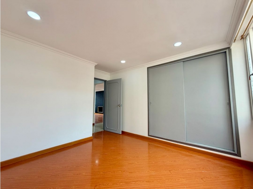 Apartamento en venta en Pontevedra, Bogotá · foto 11 de 17