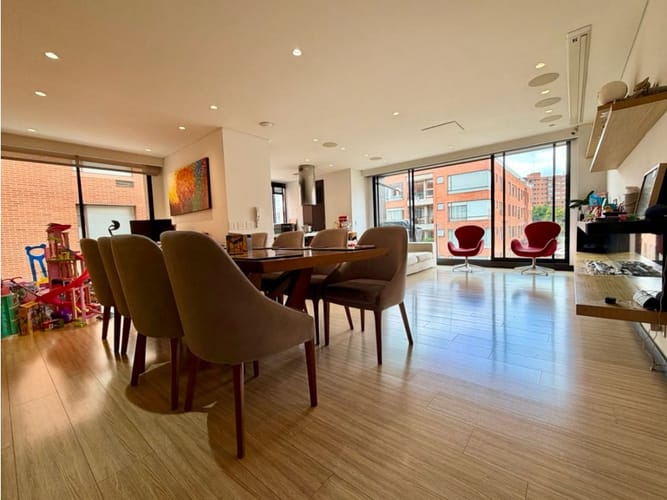 Apartamento de 3 alcobas en venta en Calleja Baja, Bogotá, 136 m² · foto 4 de 24