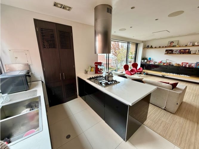 Apartamento de 3 alcobas en venta en Calleja Baja, Bogotá, 136 m² · foto 17 de 24