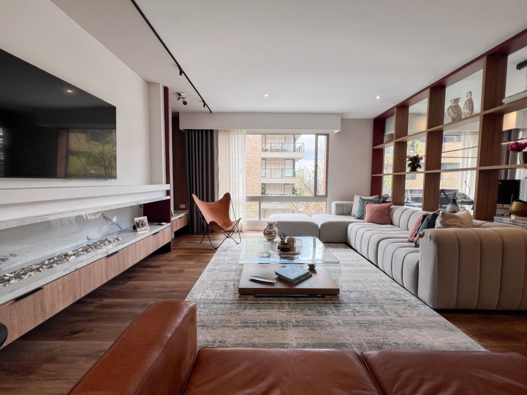 Apartamento en venta en El Refugio, Bogotá · foto 2 de 17