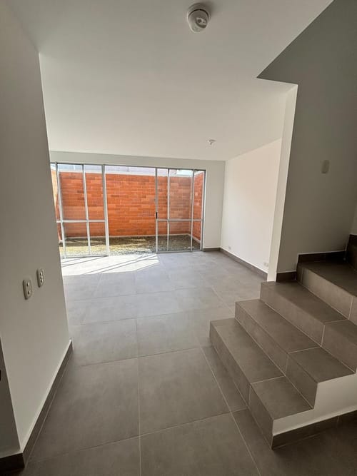 Casa de 3 alcobas en venta en Ciudad Country, Jamundí, 110 m² · foto 2 de 6