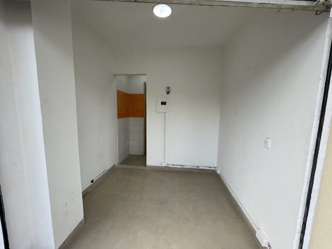 Local en arriendo en Maracaibo, Cali, 8 m² · foto 2 de 10