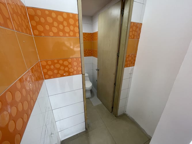 Local en arriendo en Maracaibo, Cali, 8 m² · foto 5 de 10