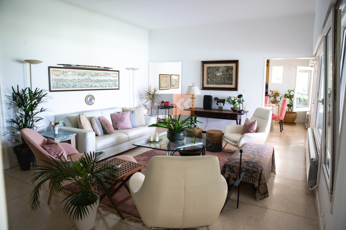 En Zona Península, espectacular casa con 8 dormitorios · Foto 3