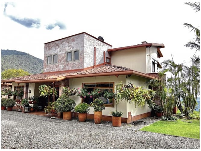 Casa de 4 alcobas en venta en La Catedral, Sabaneta, 369 m² · foto 4 de 20