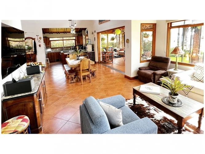 Casa de 4 alcobas en venta en La Catedral, Sabaneta, 369 m² · foto 13 de 20