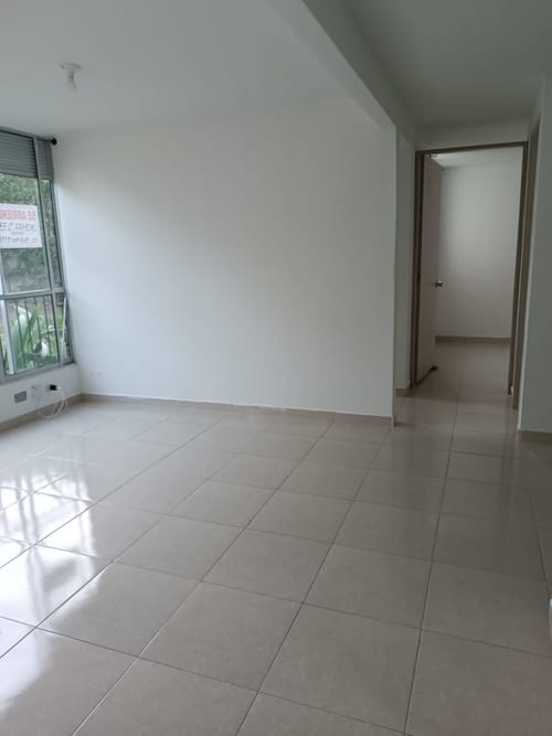 Apartamento de 2 alcobas en venta en Guabinas, Yumbo, 50 m² · foto 4 de 9