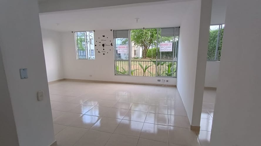 Apartamento de 2 alcobas en venta en Guabinas, Yumbo, 50 m² · foto 5 de 9
