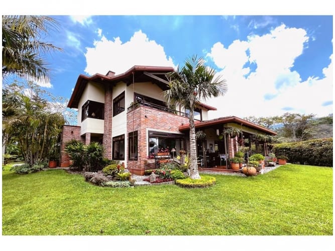 Casa de 4 alcobas en venta en La Catedral, Sabaneta, 369 m² · foto 18 de 20