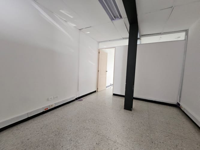 Oficina en arriendo en San Vicente, Cali, 372 m² · foto 16 de 24