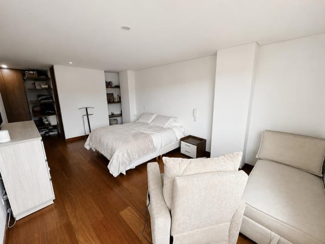 Apartamento de 2 alcobas en venta en Santa Barbara Occidental, Bogotá, 152 m² · foto 11 de 15