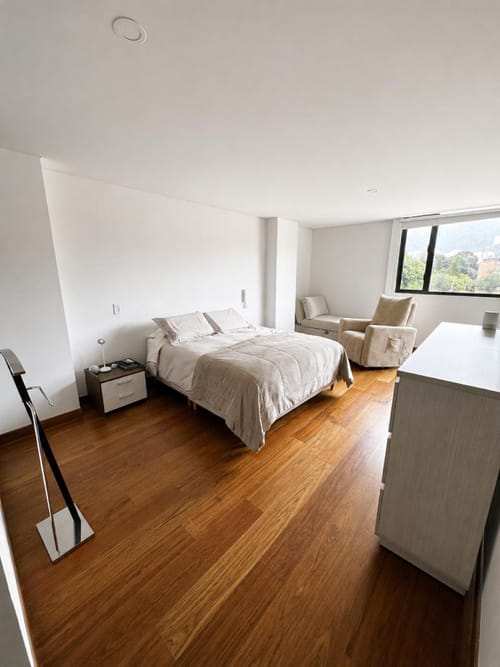 Apartamento de 2 alcobas en venta en Santa Barbara Occidental, Bogotá, 152 m² · foto 12 de 15