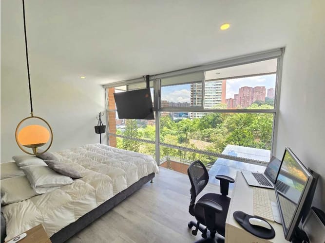 Apartamento de 3 alcobas en venta en El Tesoro, Medellín, 210 m² · foto 6 de 17