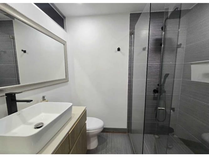 Apartamento de 3 alcobas en venta en El Tesoro, Medellín, 210 m² · foto 8 de 17