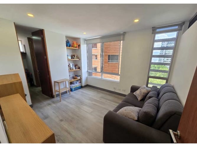 Apartamento de 3 alcobas en venta en El Tesoro, Medellín, 210 m² · foto 11 de 17