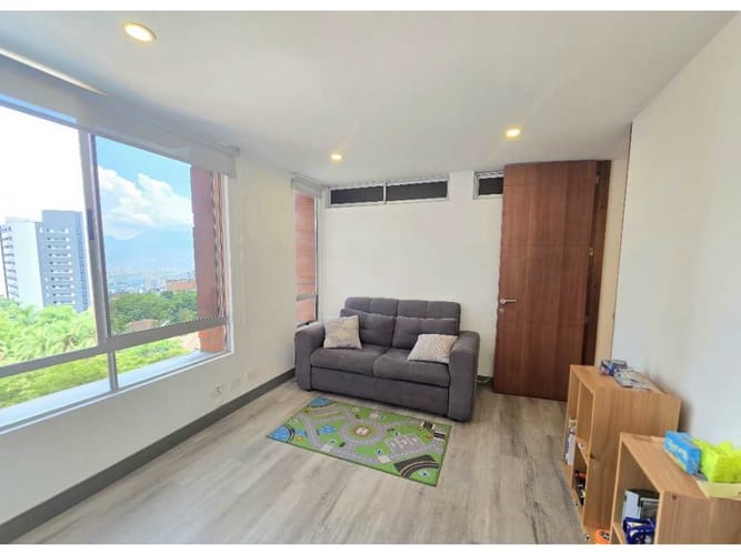 Apartamento de 3 alcobas en venta en El Tesoro, Medellín, 210 m² · foto 12 de 17