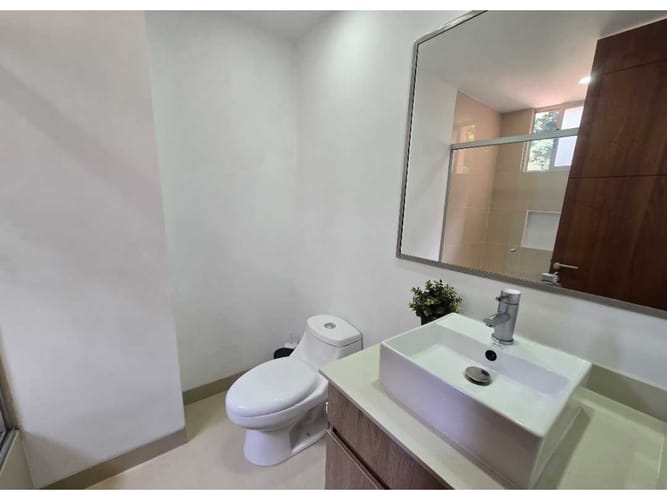 Apartamento de 3 alcobas en venta en El Tesoro, Medellín, 210 m² · foto 14 de 17