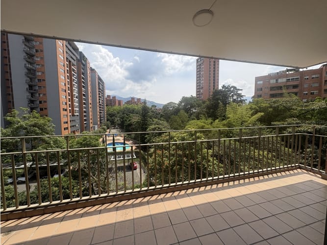 Apartamento de 3 alcobas en arriendo en Urbanizacion Villa Linda, Medellín, 115 m² · foto 3 de 22