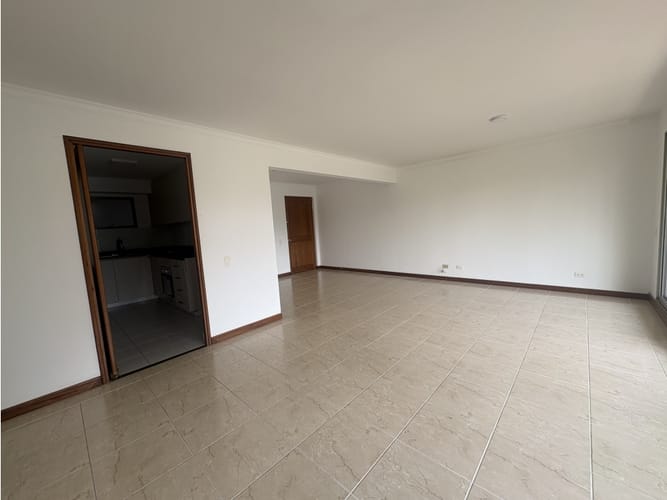 Apartamento de 3 alcobas en arriendo en Urbanizacion Villa Linda, Medellín, 115 m² · foto 5 de 22