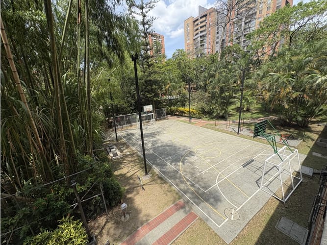 Apartamento de 3 alcobas en arriendo en Urbanizacion Villa Linda, Medellín, 115 m² · foto 16 de 22