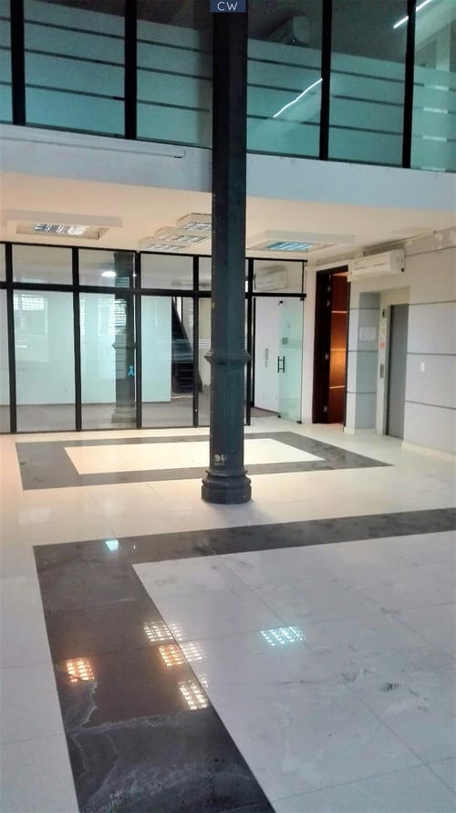 Edificio en Alquiler · Photo 1