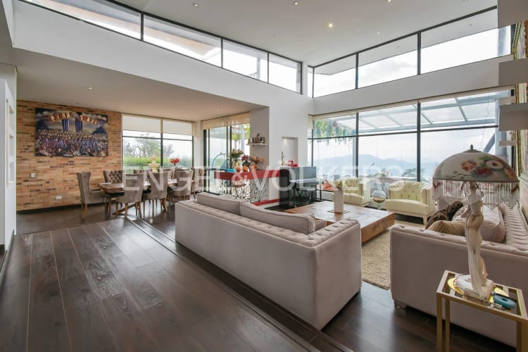 Casa de 4 alcobas en venta en Yerbabuena, Sopó, 330 m² · foto 4 de 20