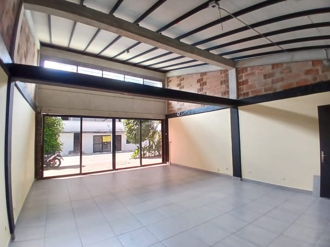 Local en arriendo en San Gabriel, Itagüí, 304 m² · foto 5 de 10