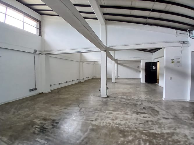 Local en arriendo en San Gabriel, Itagüí, 304 m² · foto 9 de 10