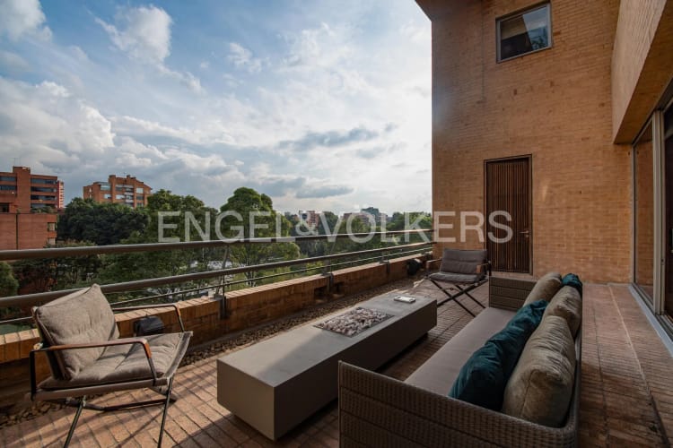 Apartamento de 3 alcobas en venta en La Cabrera, Bogotá, 511 m² · foto 5 de 23