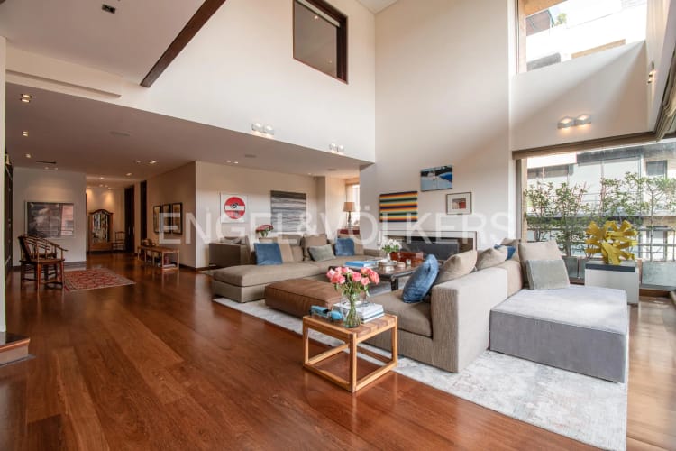 Apartamento de 3 alcobas en venta en La Cabrera, Bogotá, 511 m² · foto 2 de 23