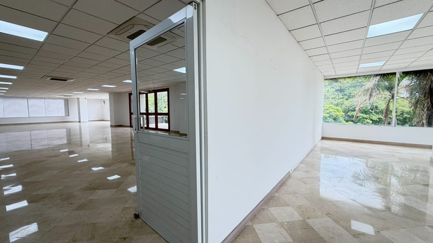 Oficina en arriendo en San Pedro, Cali, 1000 m² · foto 12 de 24