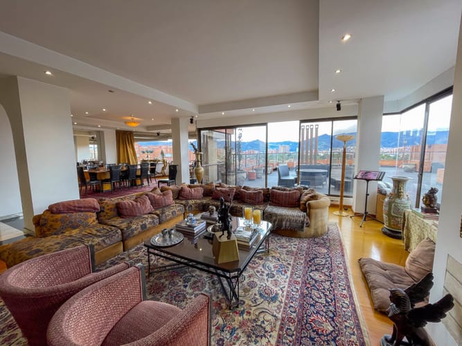 Apartamento de 4 alcobas en venta en Club De Los Lagartos, Bogotá, 781 m² · foto 2 de 24
