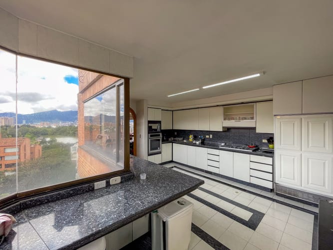 Apartamento de 4 alcobas en venta en Club De Los Lagartos, Bogotá, 781 m² · foto 7 de 24
