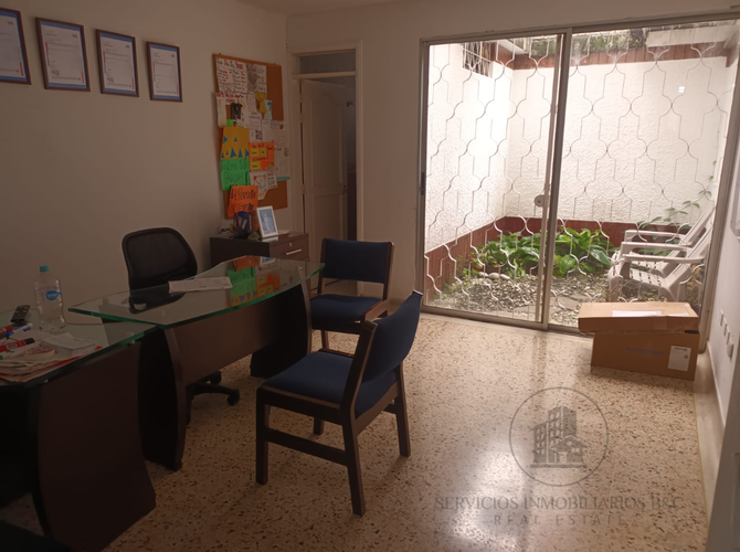 Casa de 5 alcobas en venta en Los Pinos, Bucaramanga, 240 m² · foto 3 de 8
